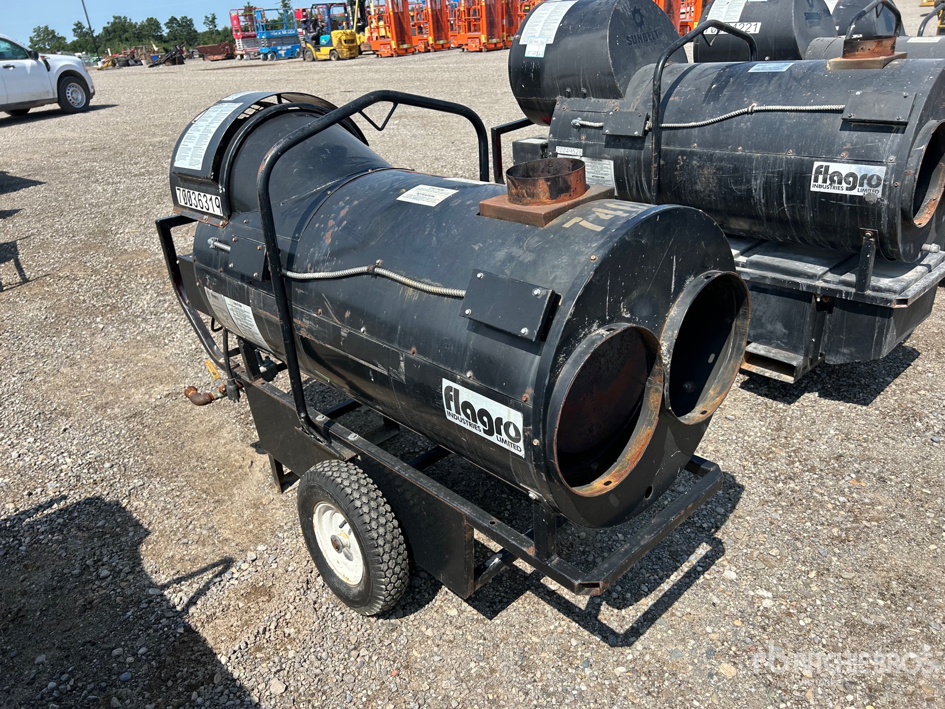 General Appearance with Picture, Right Front Corner