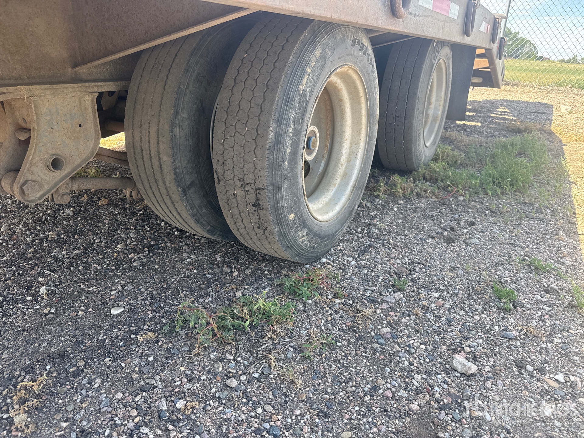 2001 Towmaster 23 ft T/A