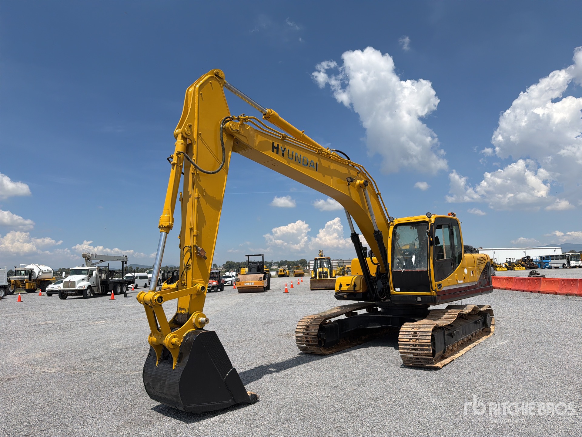 Photo of 2014 Hyundai ROBEX220LC-9S