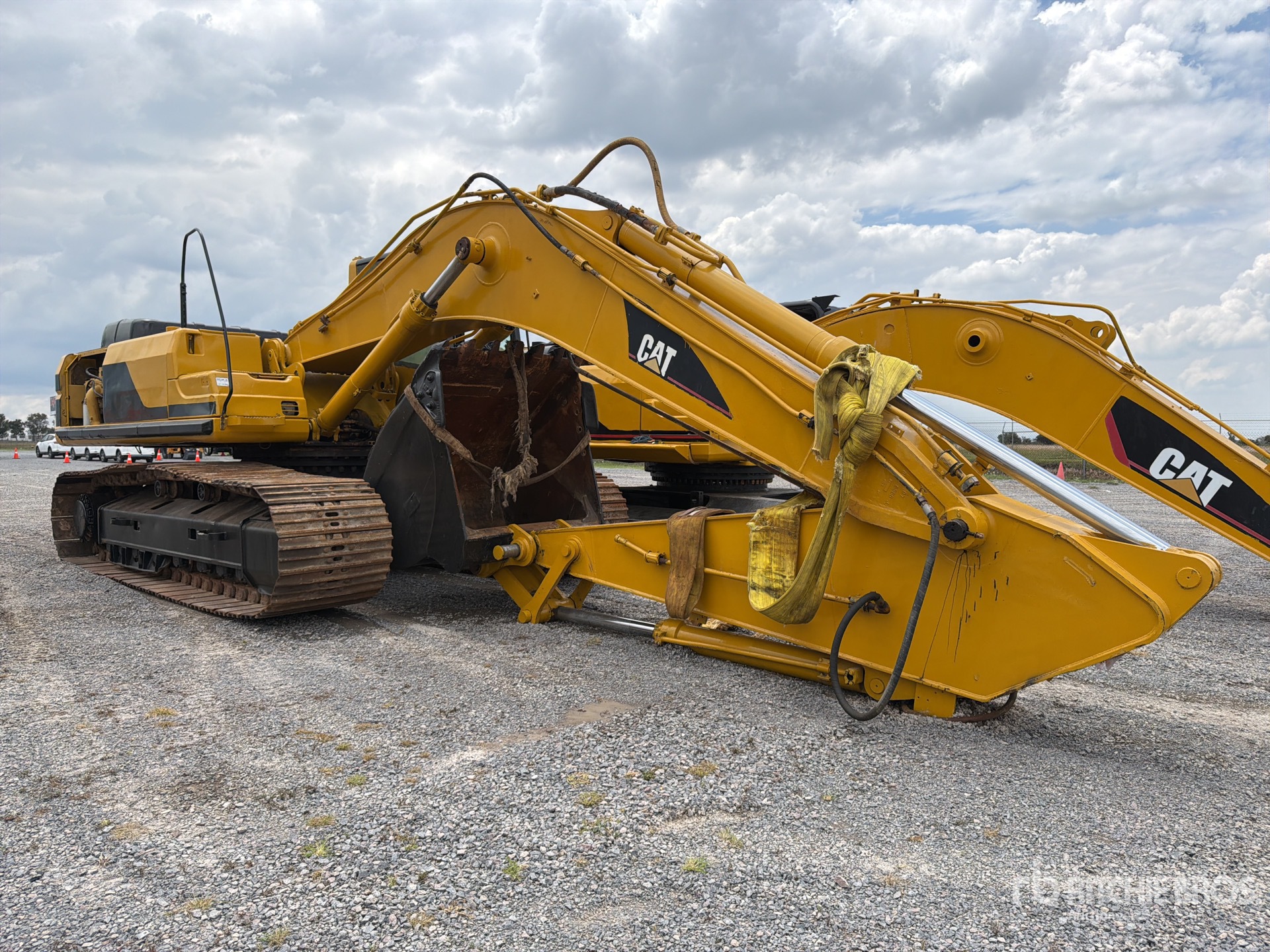 2002 Caterpillar 330B L