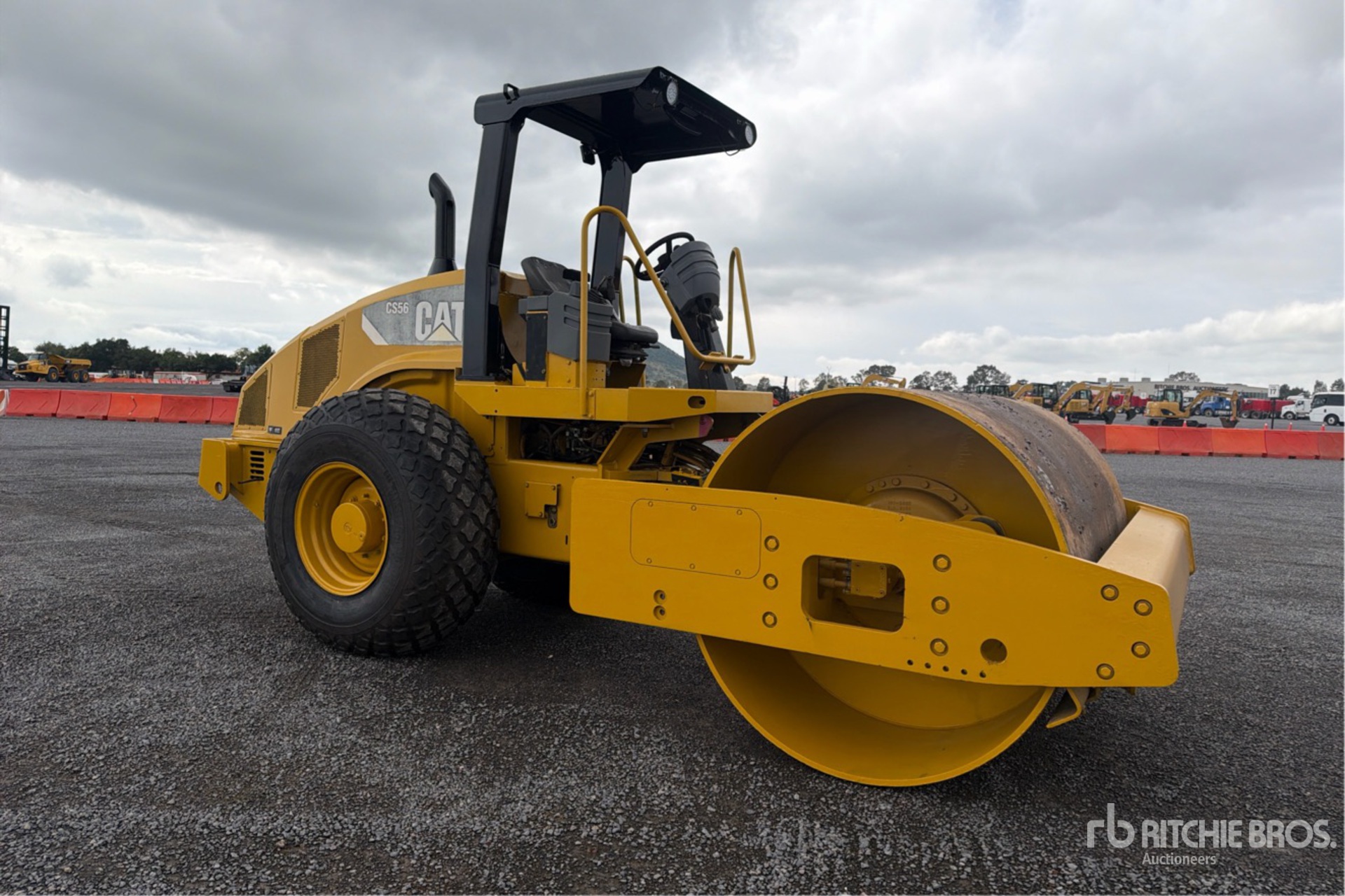 2010 Caterpillar CS56