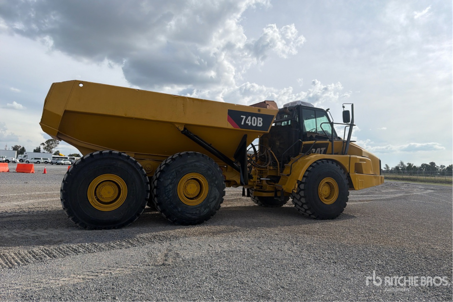 2013 Caterpillar 740B