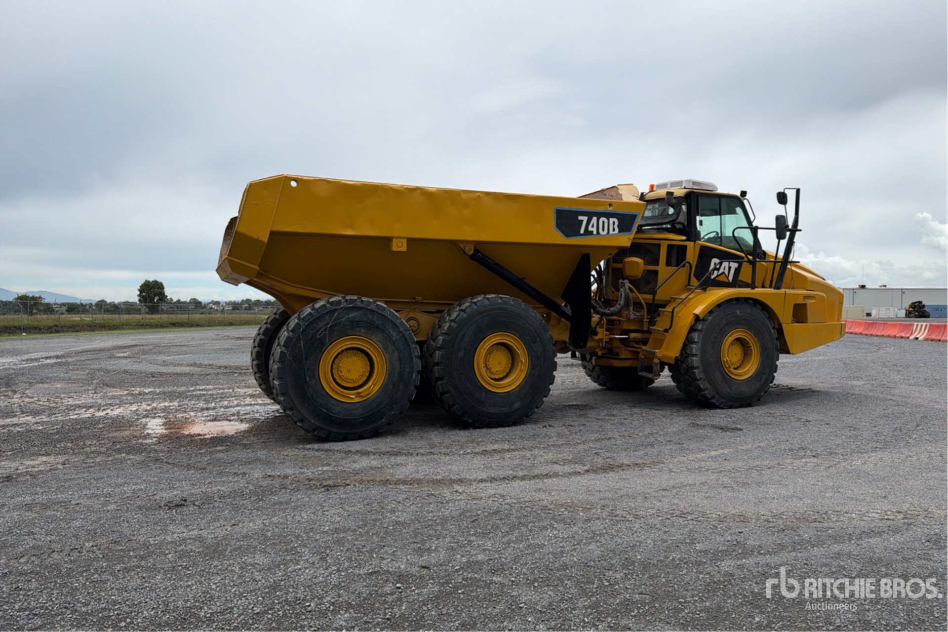 2012 Caterpillar 740B