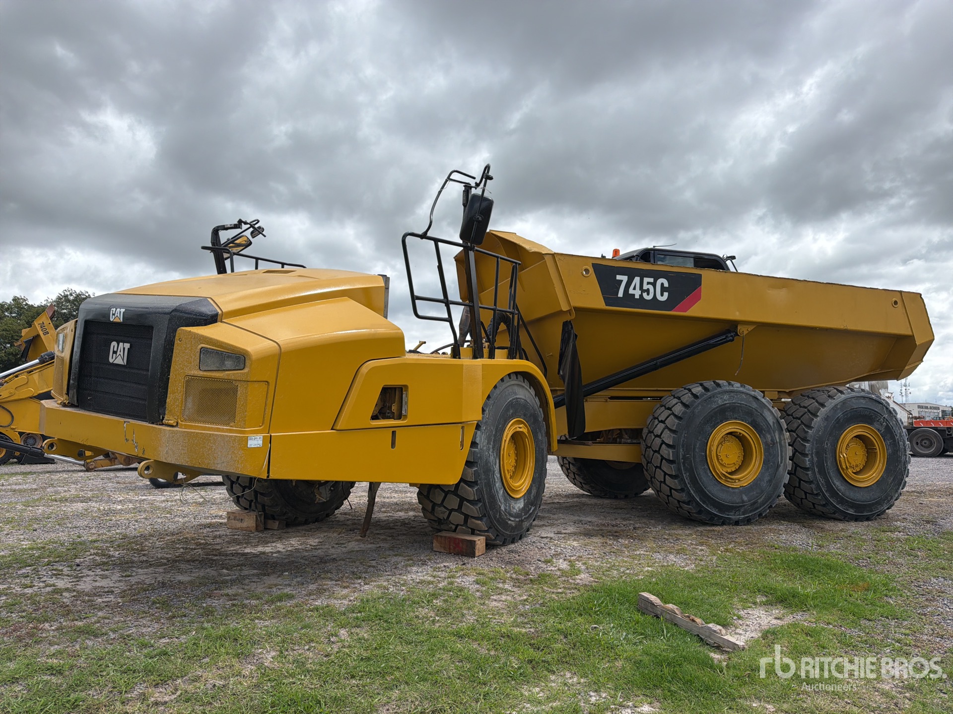 Photo of 2015 Caterpillar 745C