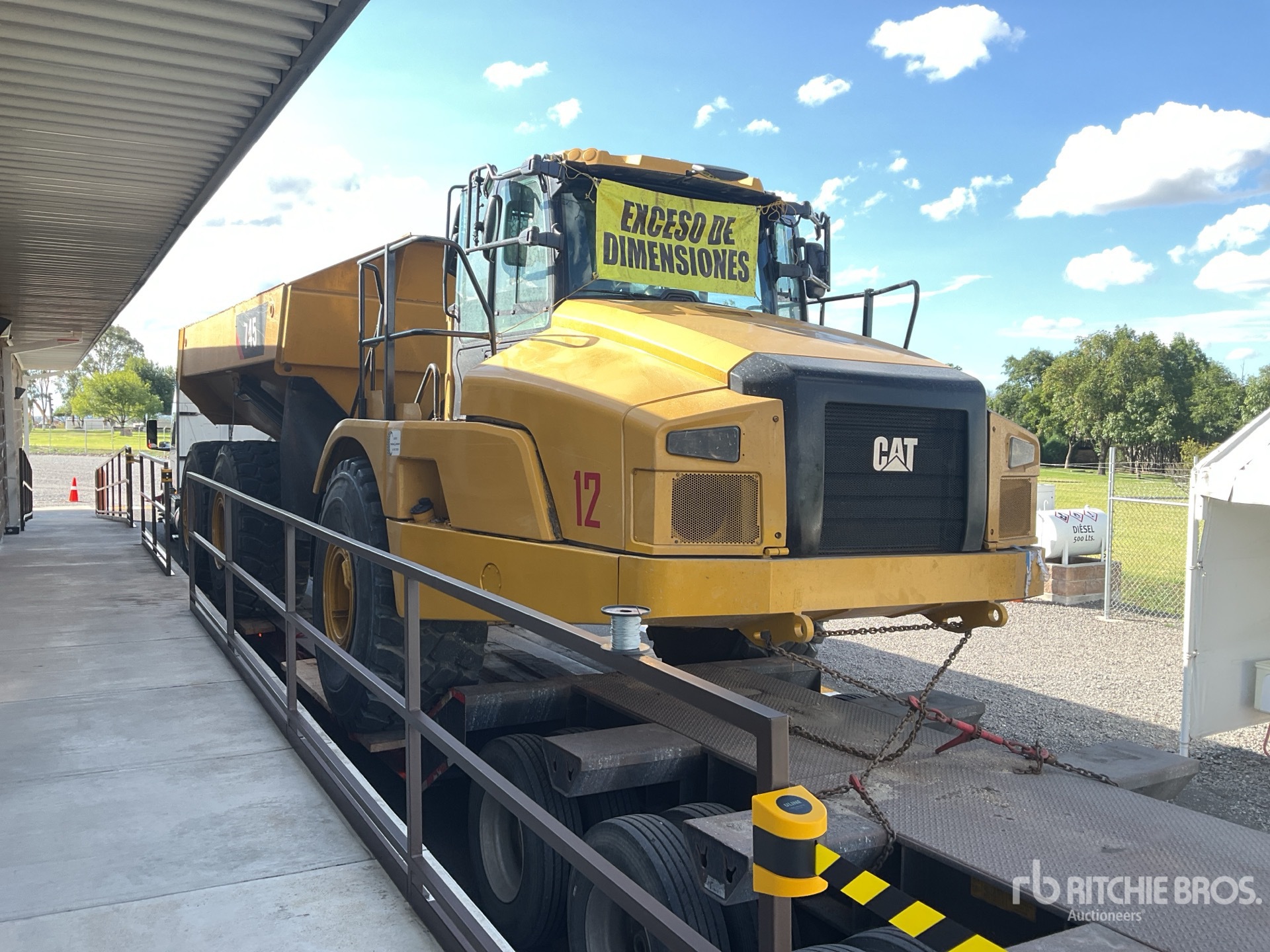 2017 Caterpillar 745
