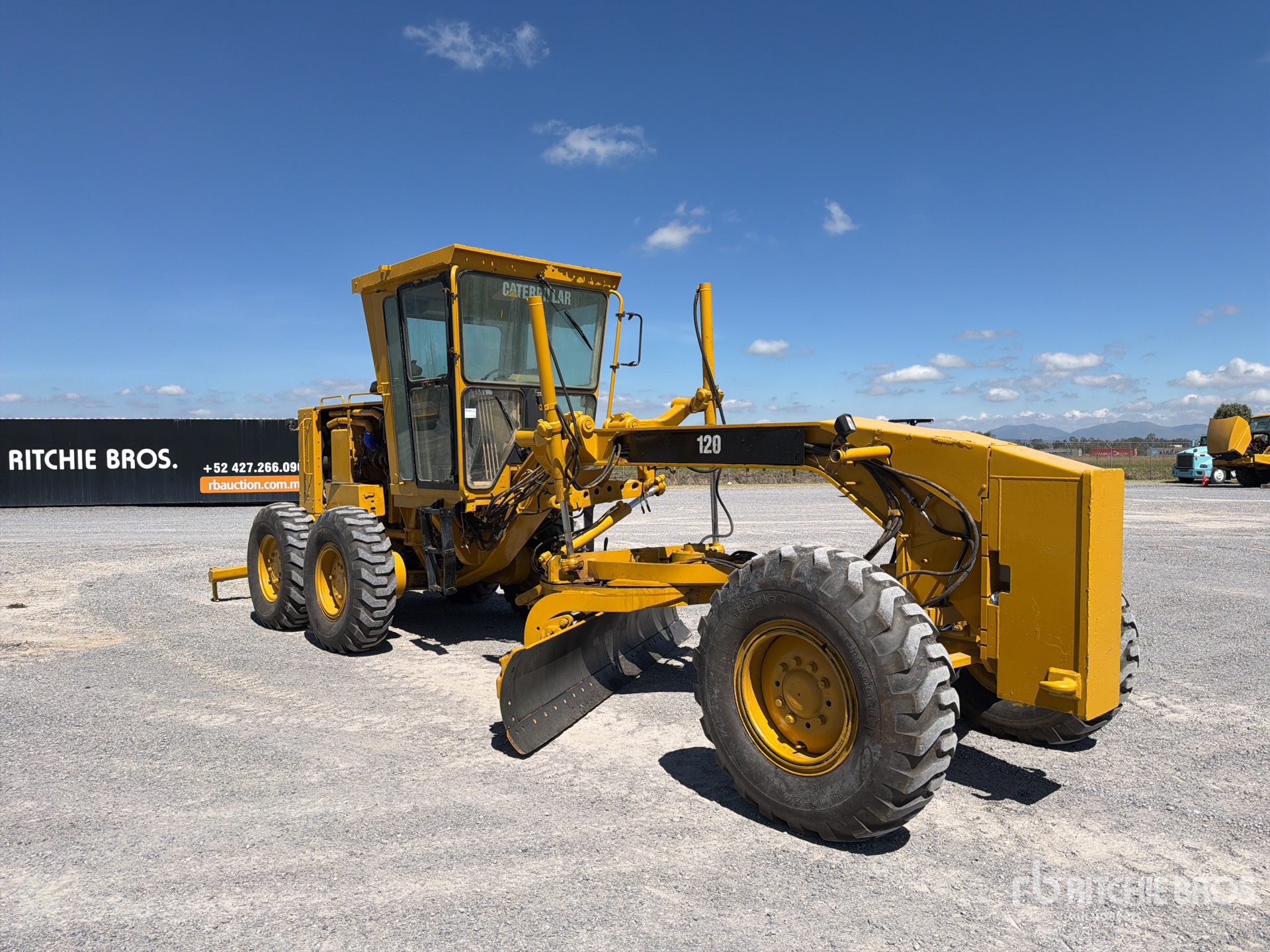 2011 Caterpillar 120K