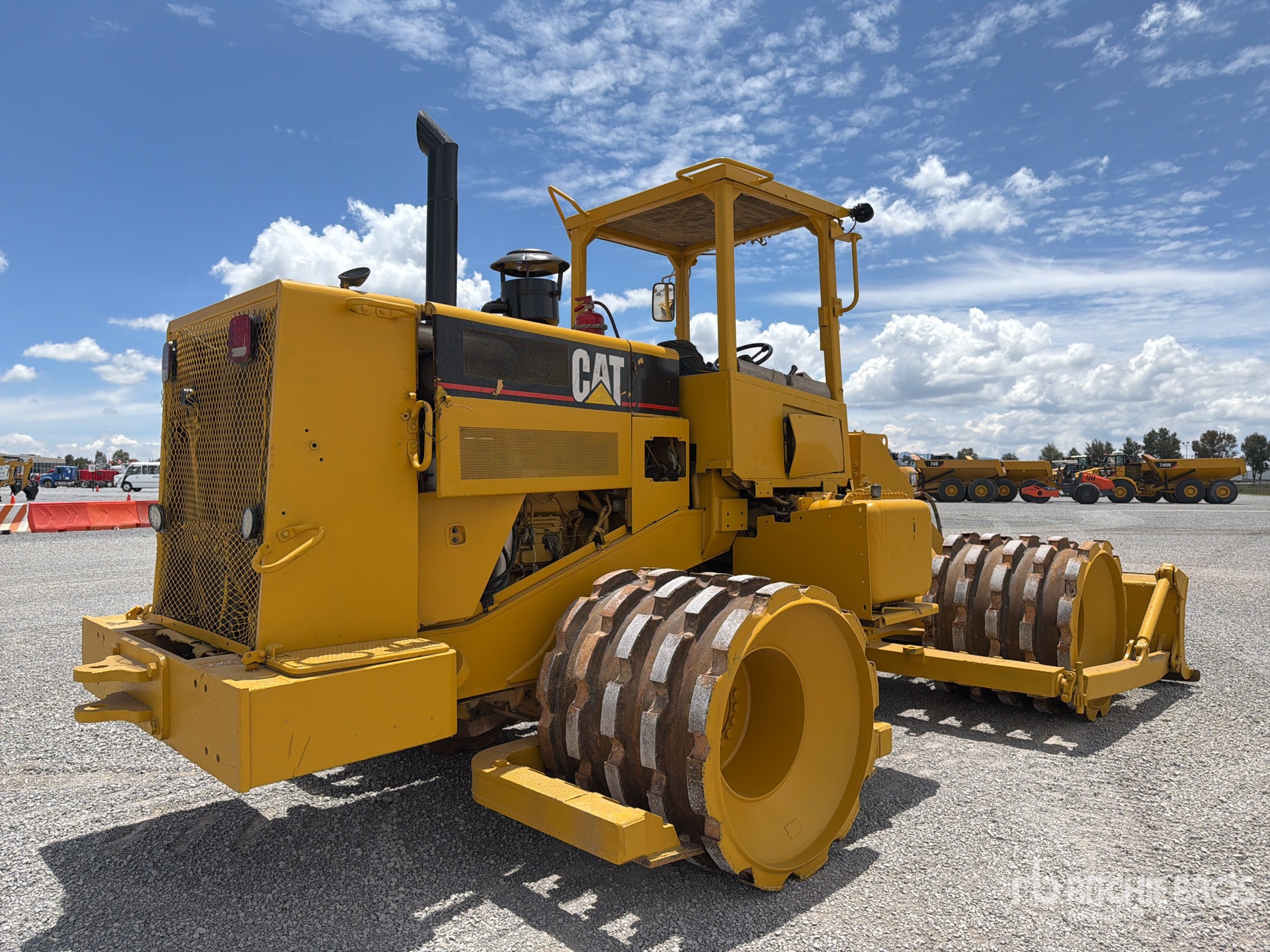 2005 Caterpillar 815F