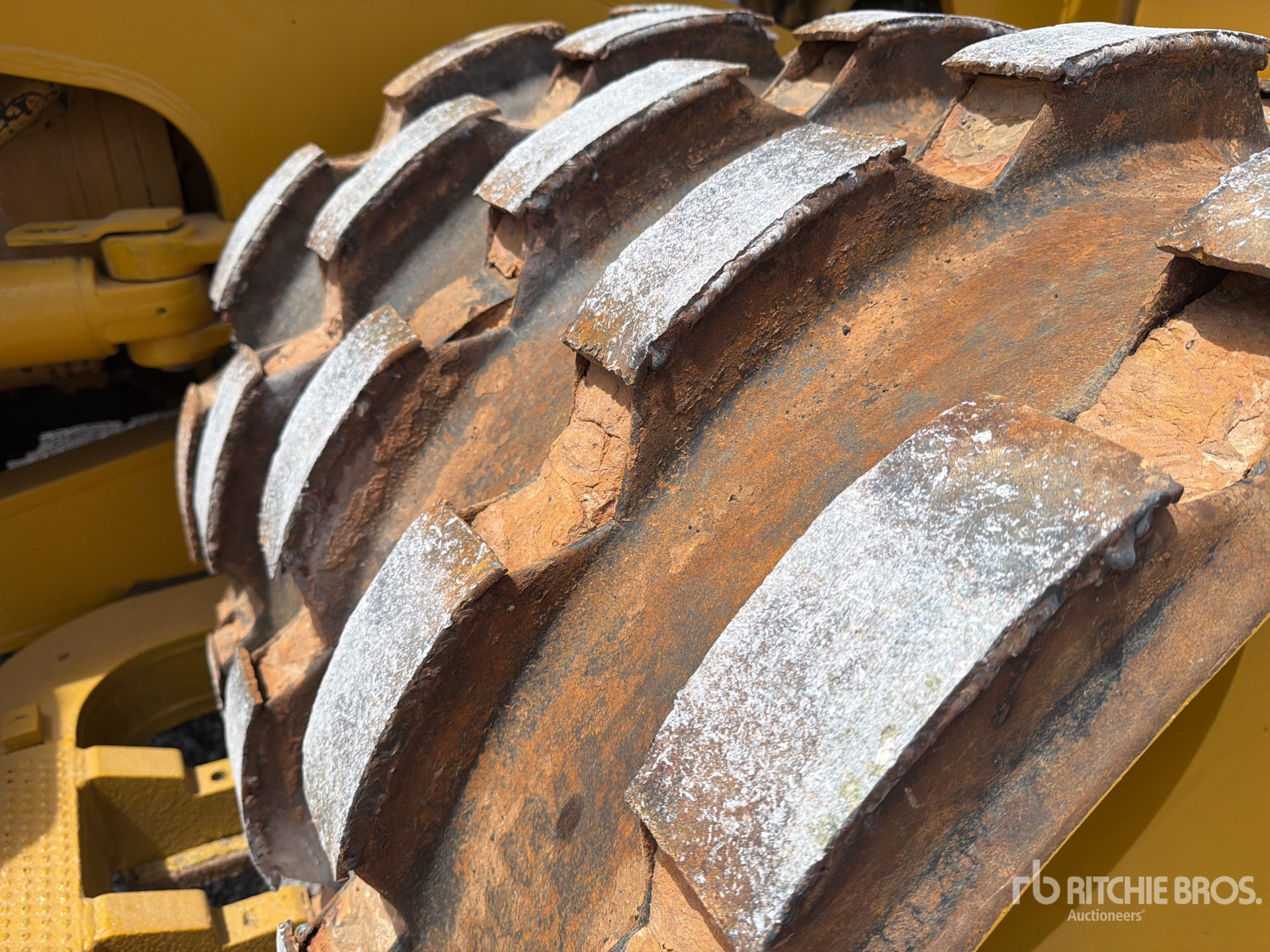 2005 Caterpillar 815F