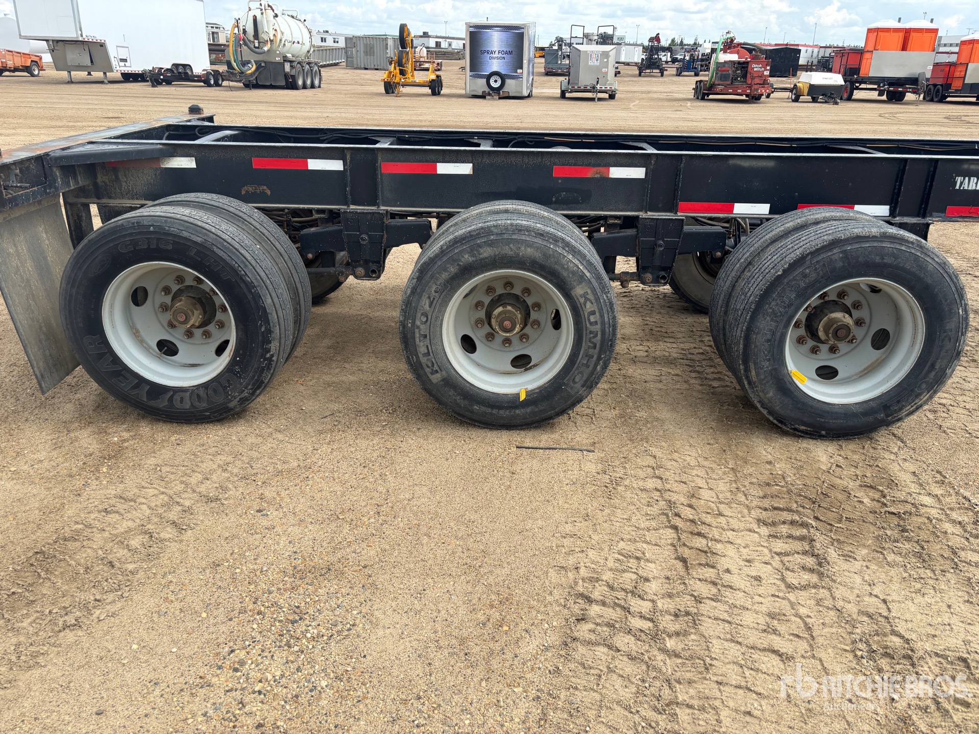 2014 Hyundai 40 ft Tri/A
