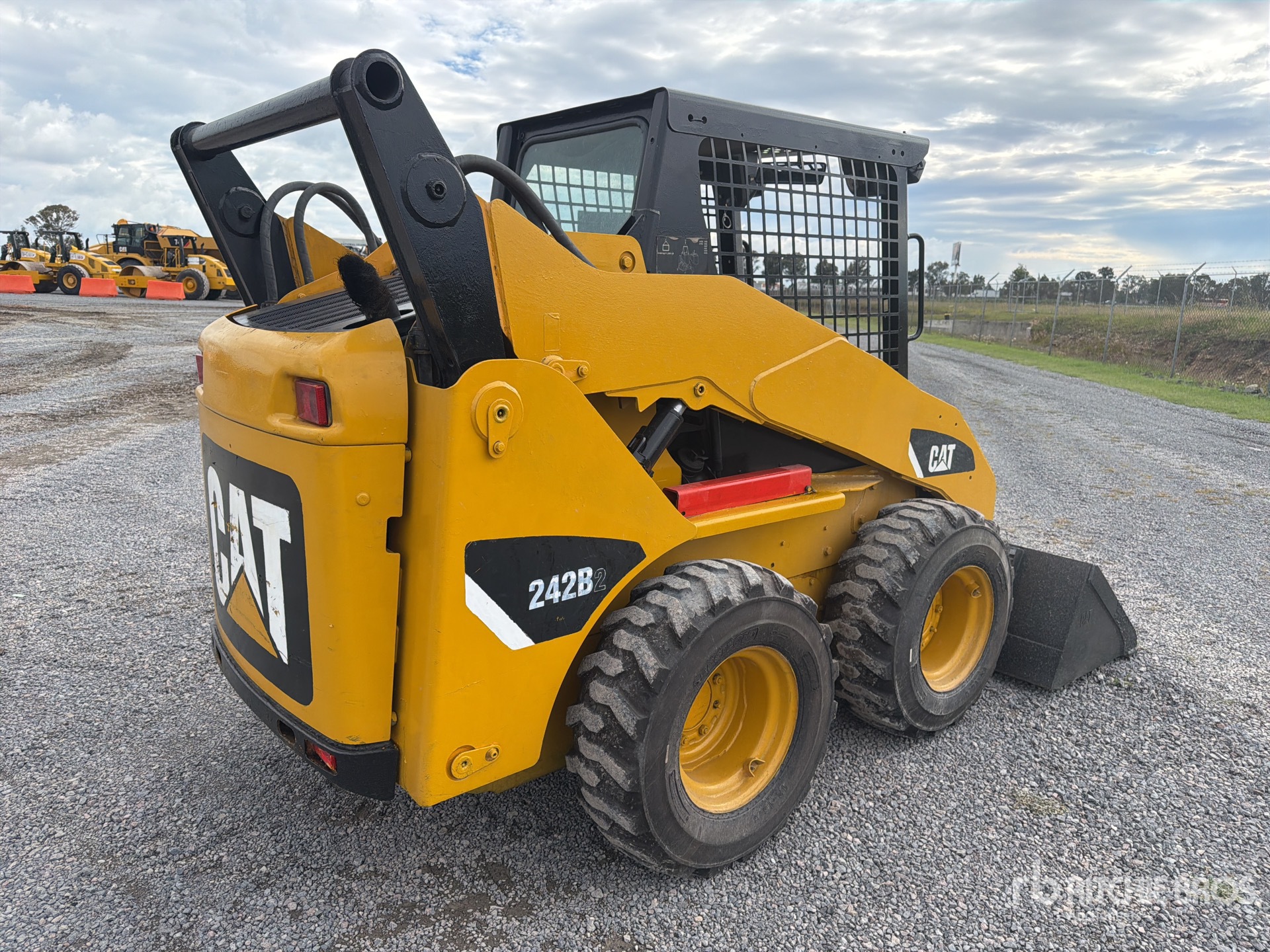 2010 Caterpillar 242B SERIES II