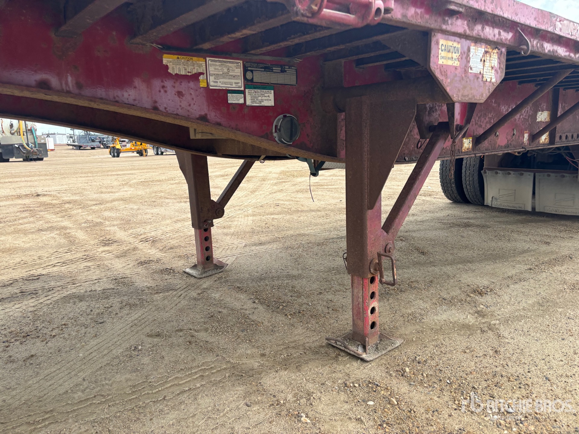 2005 Load King 42 ft Tri/A Flatbed