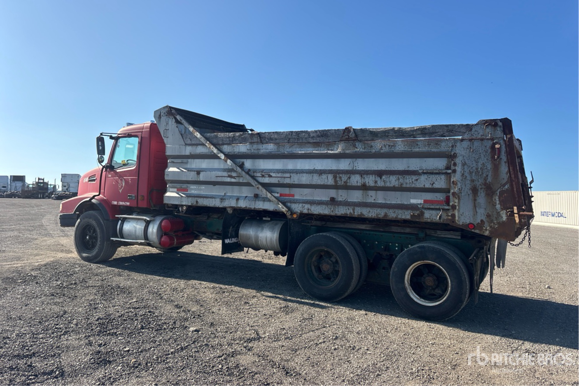 2002 Volvo VHD