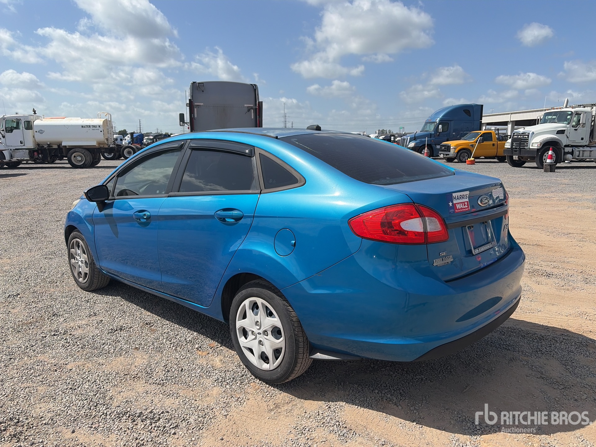 General Appearance with Picture, Left Rear Corner