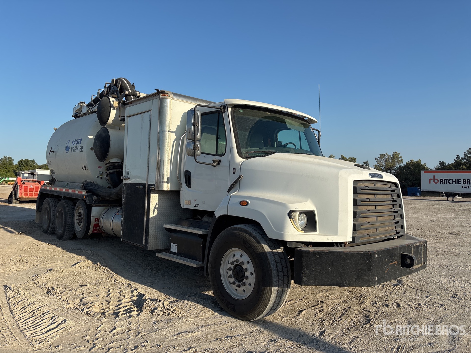2018 Freightliner 114SD