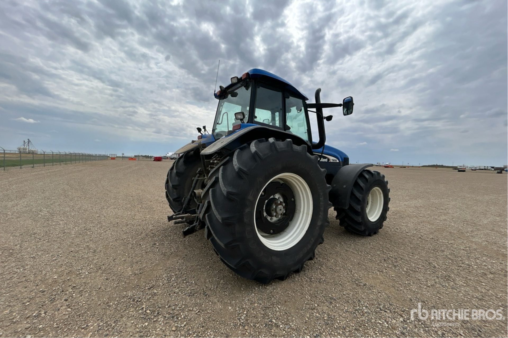 New Holland TM190