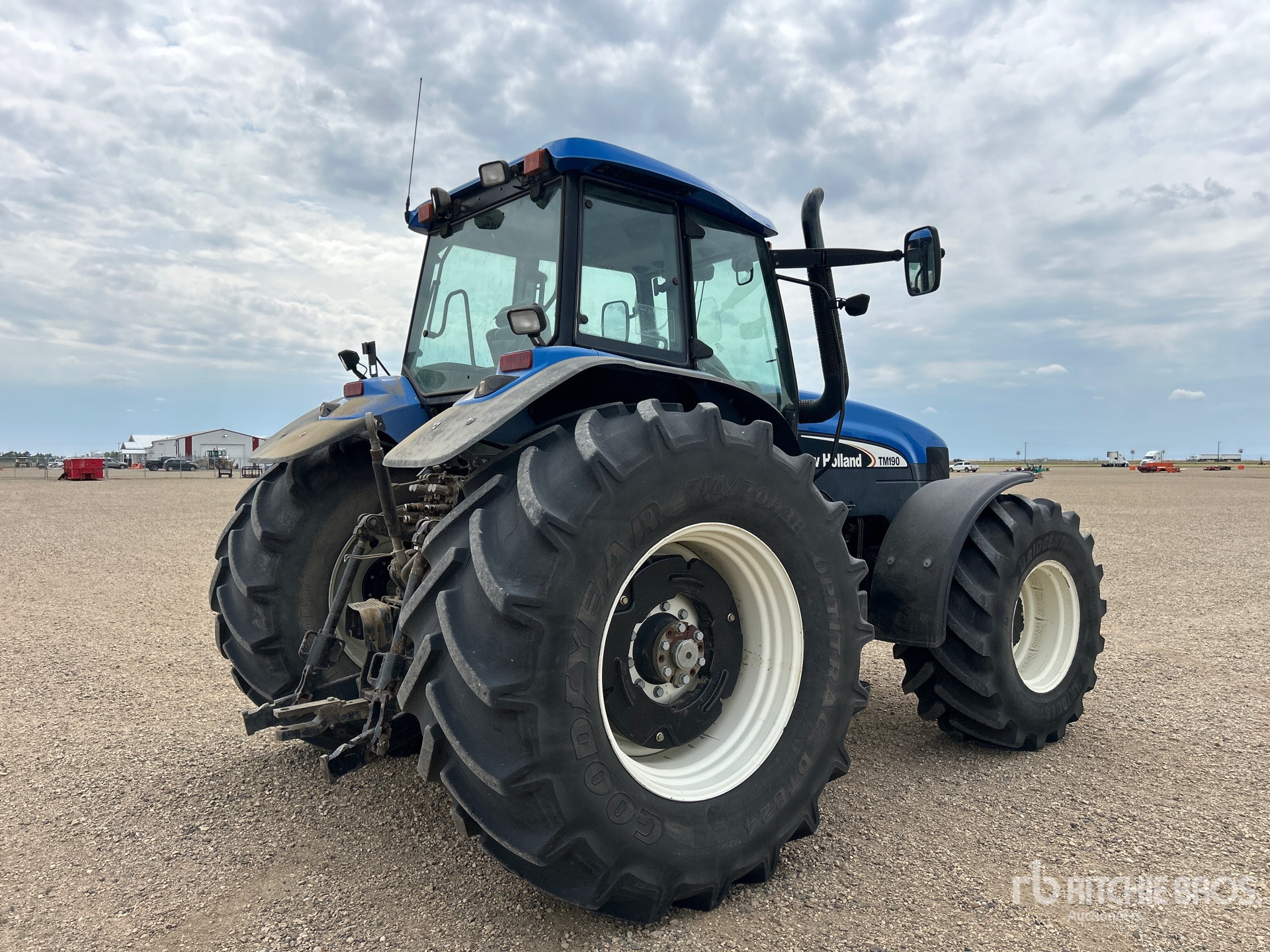 New Holland TM190