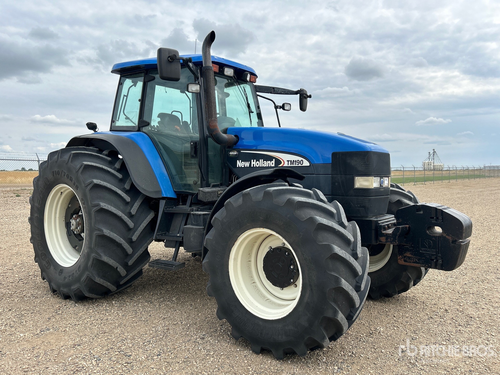 New Holland TM190