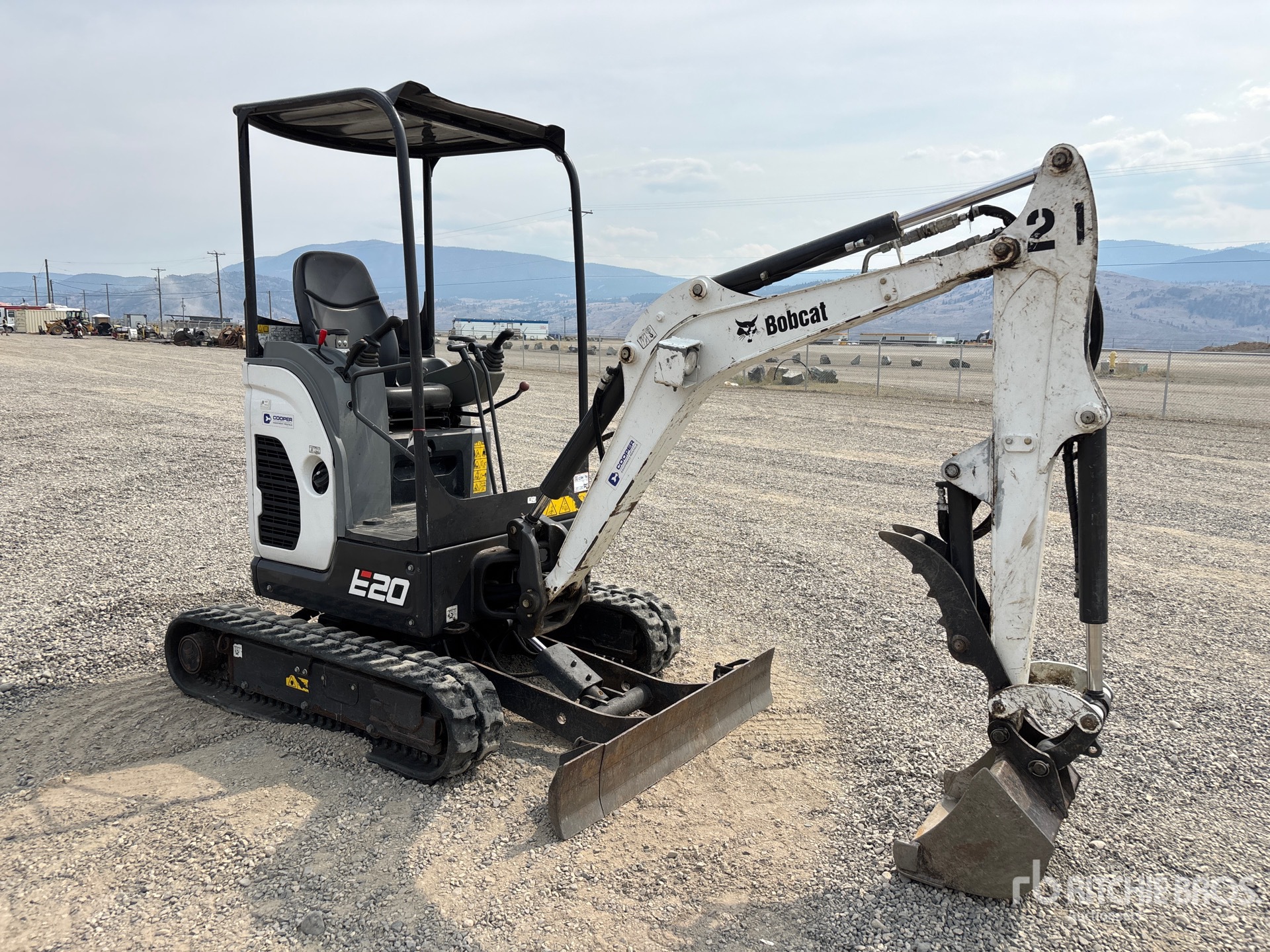 2022 Bobcat E20