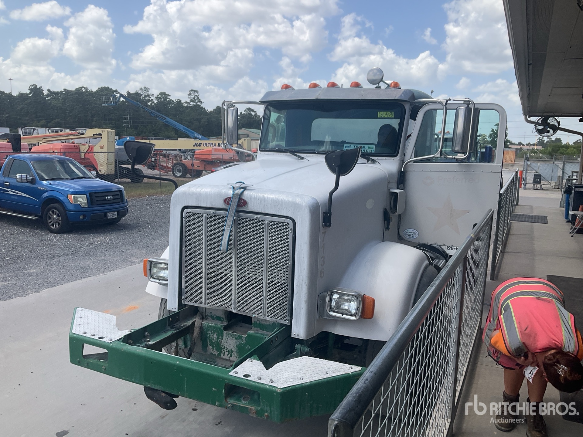 2015 Peterbilt 365