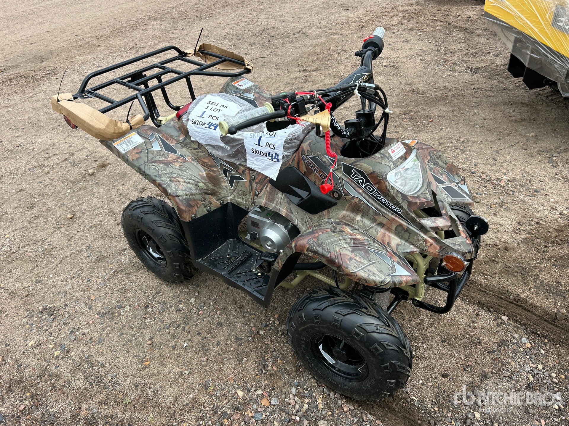 General Appearance with Picture, Right Front Corner