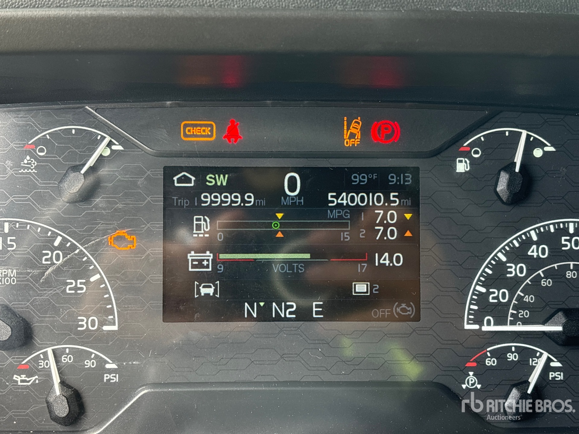 2021 Volvo VNR640