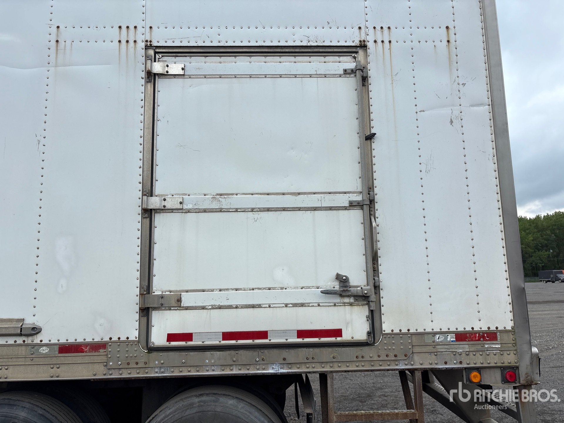 2009 Utility 36 FT X 102 IN T/A