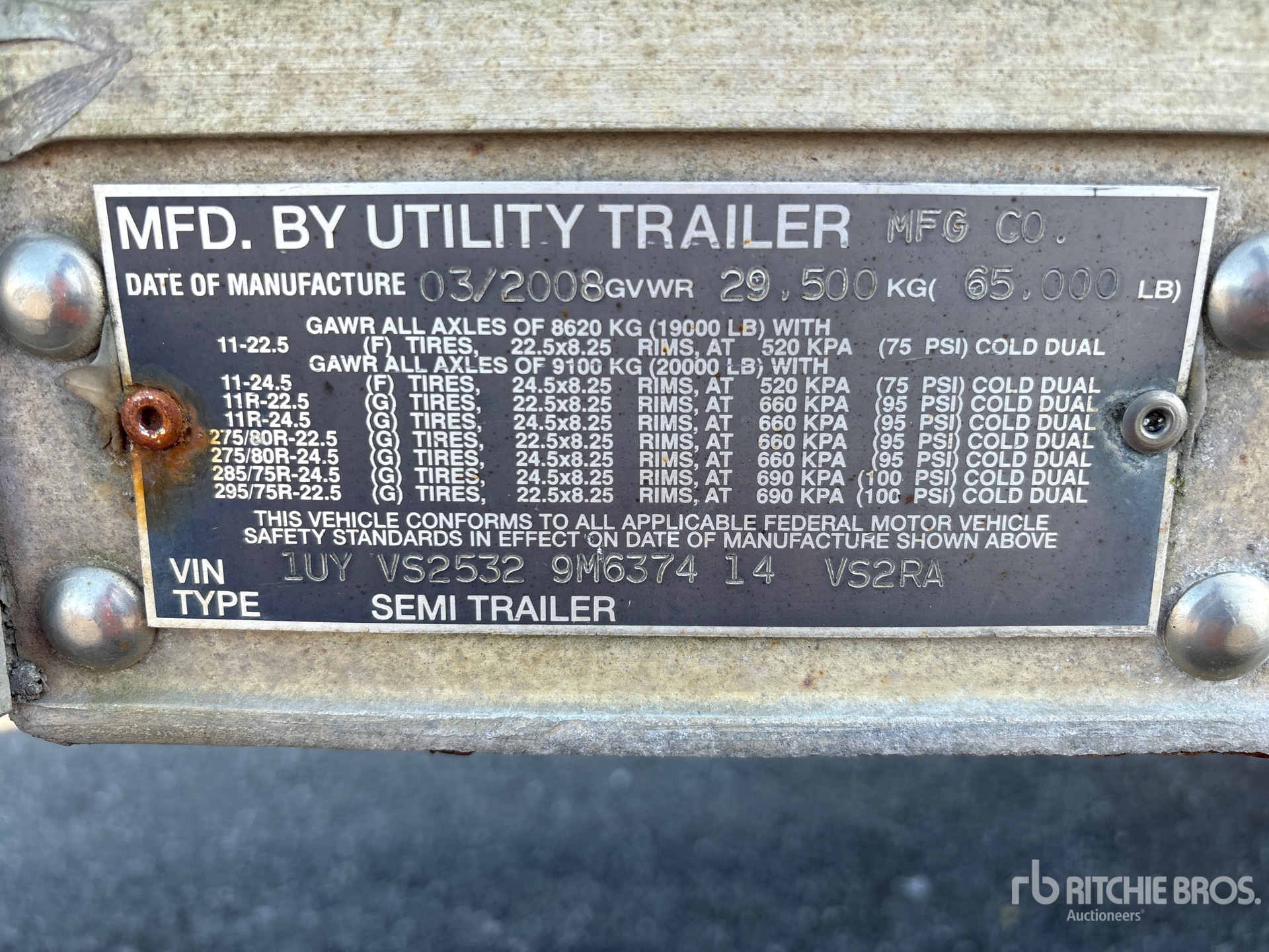 2009 Utility 3000R