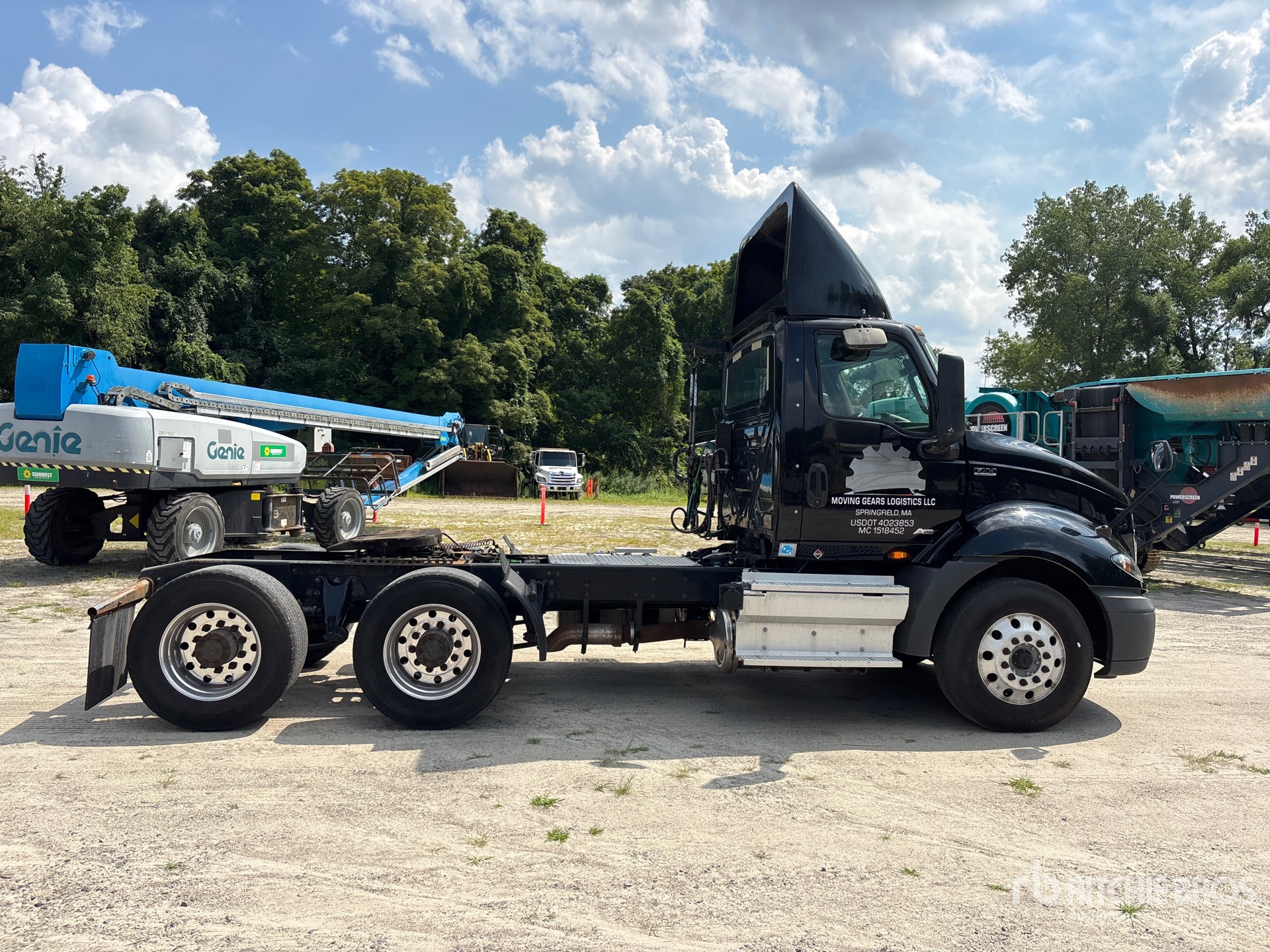 2019 International RH613