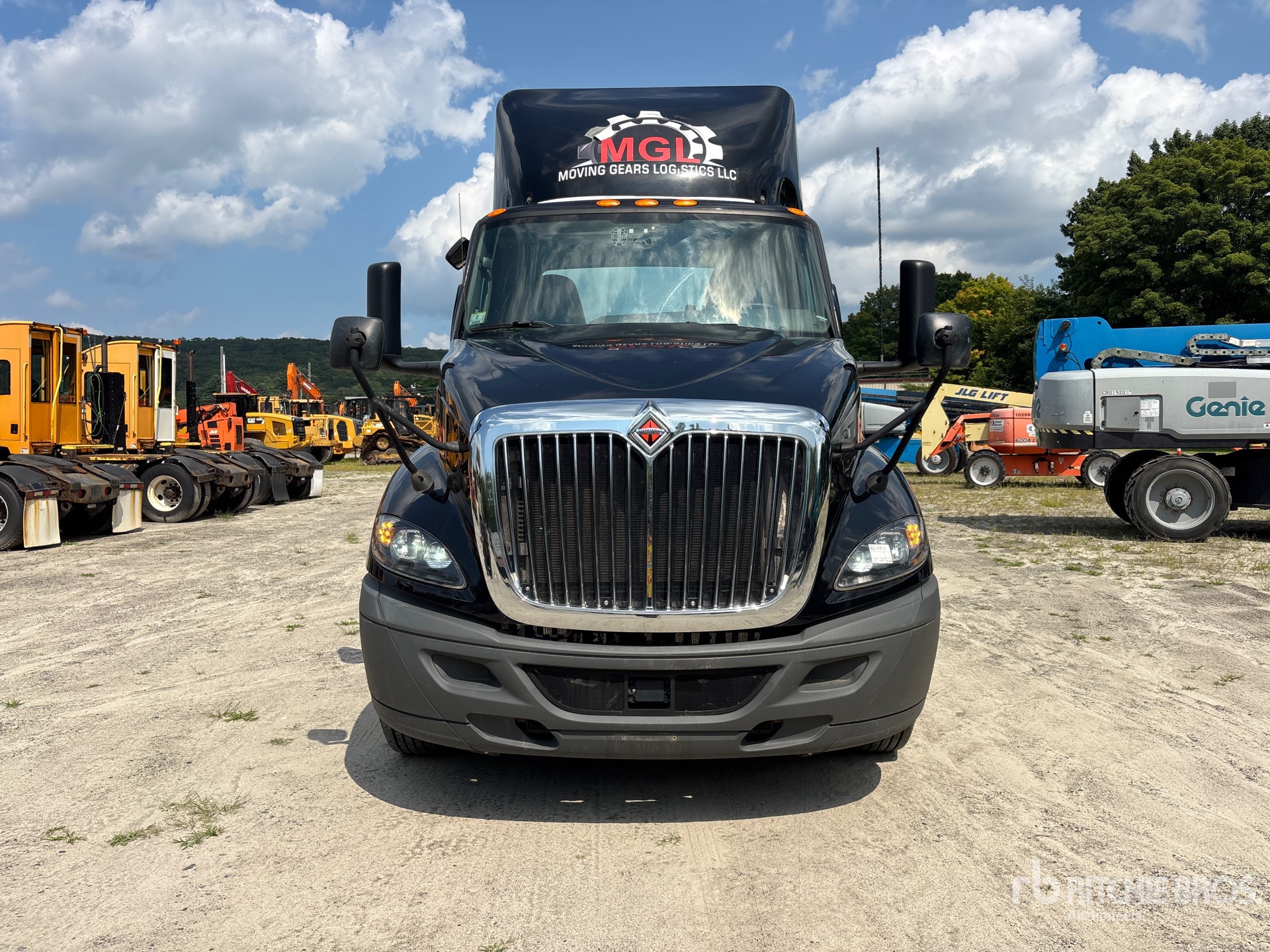2019 International RH613