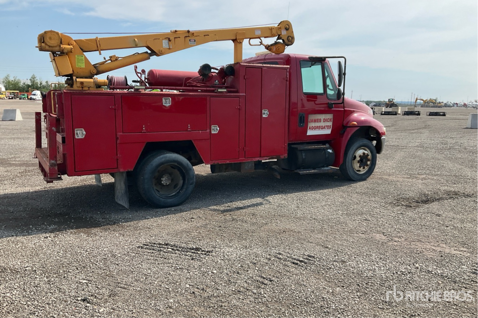 2005 International 4200