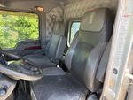 Cab with Seats/armrests