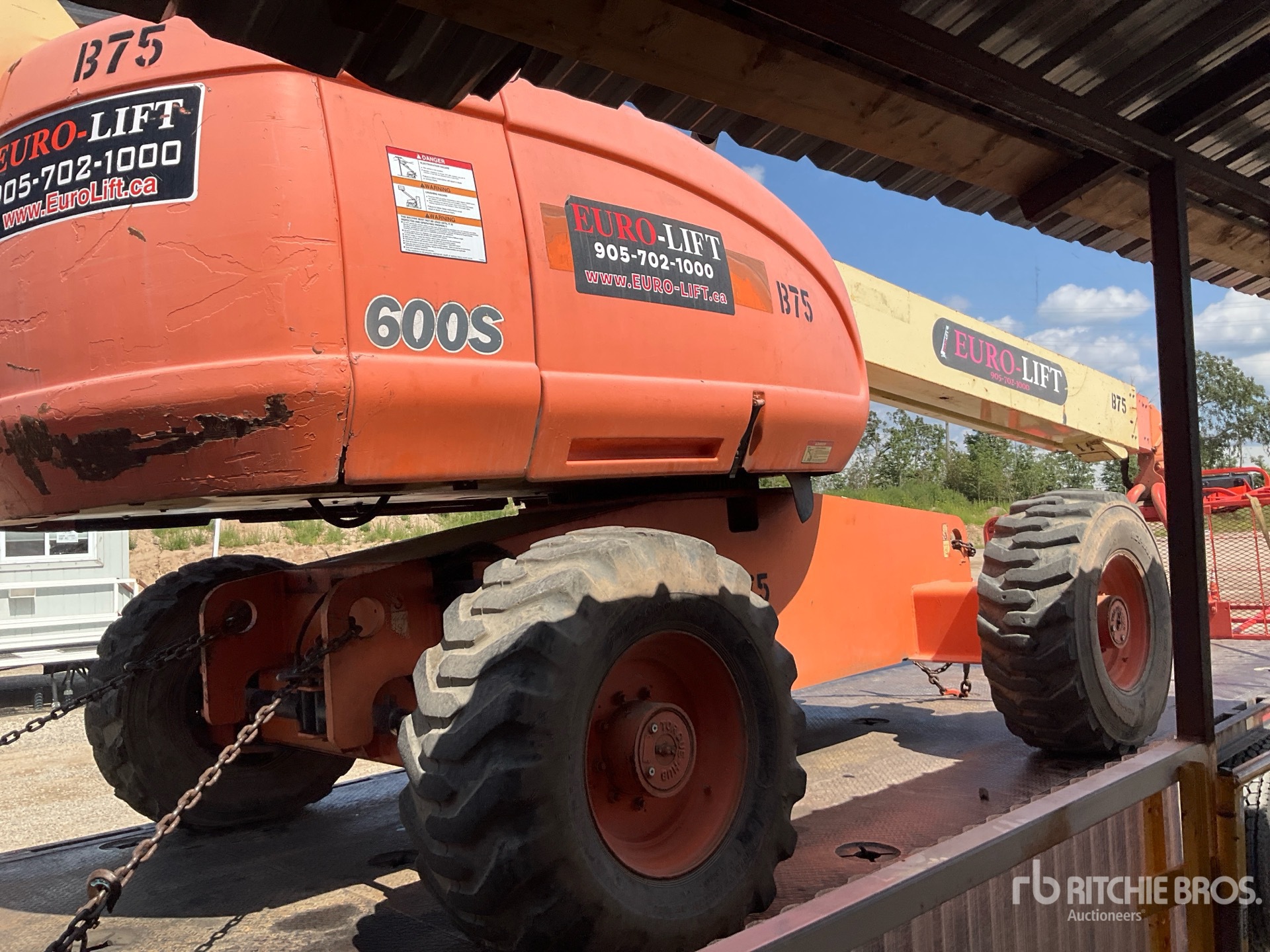 2005 JLG 600S