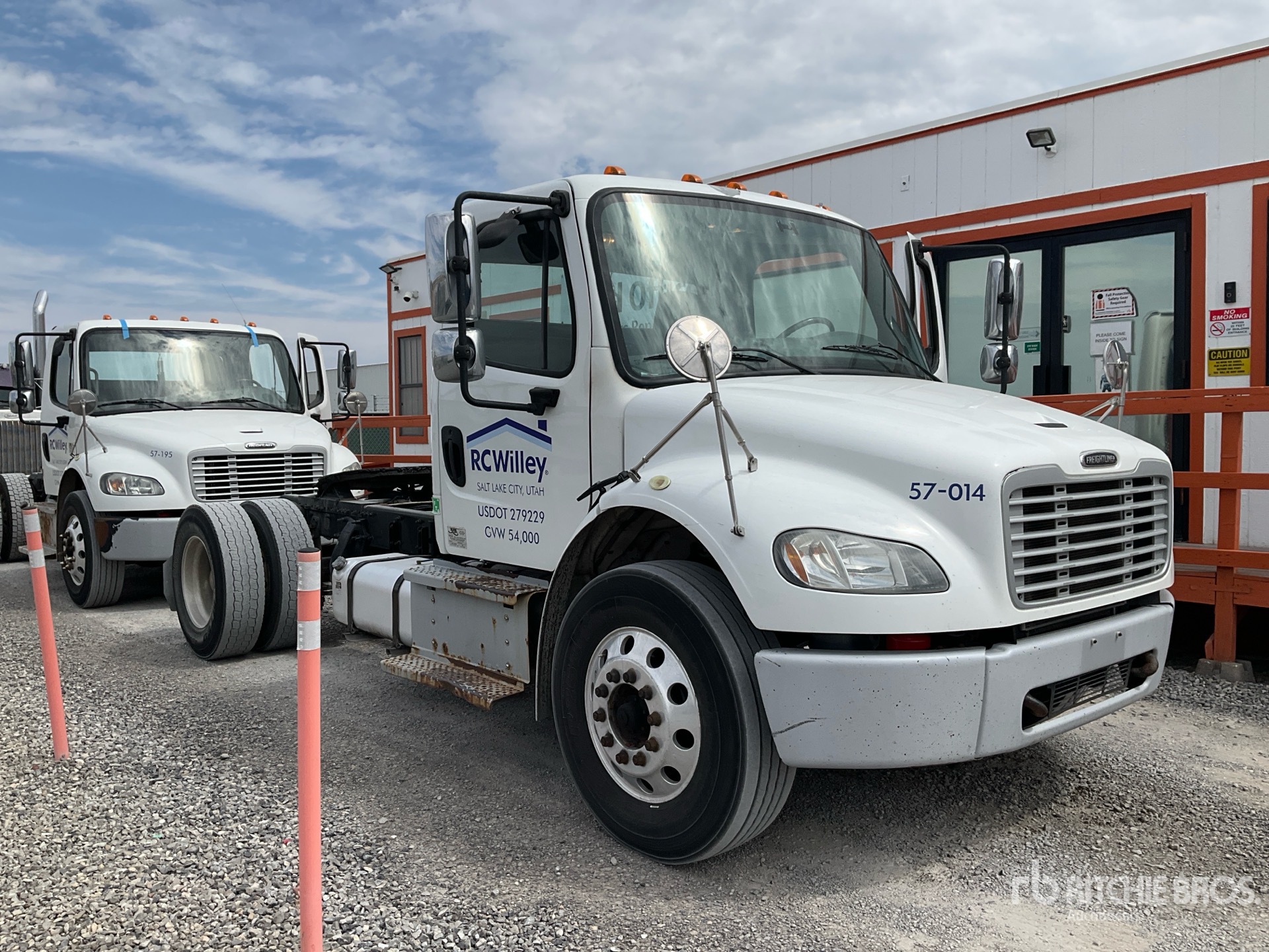 2019 Freightliner M2 106