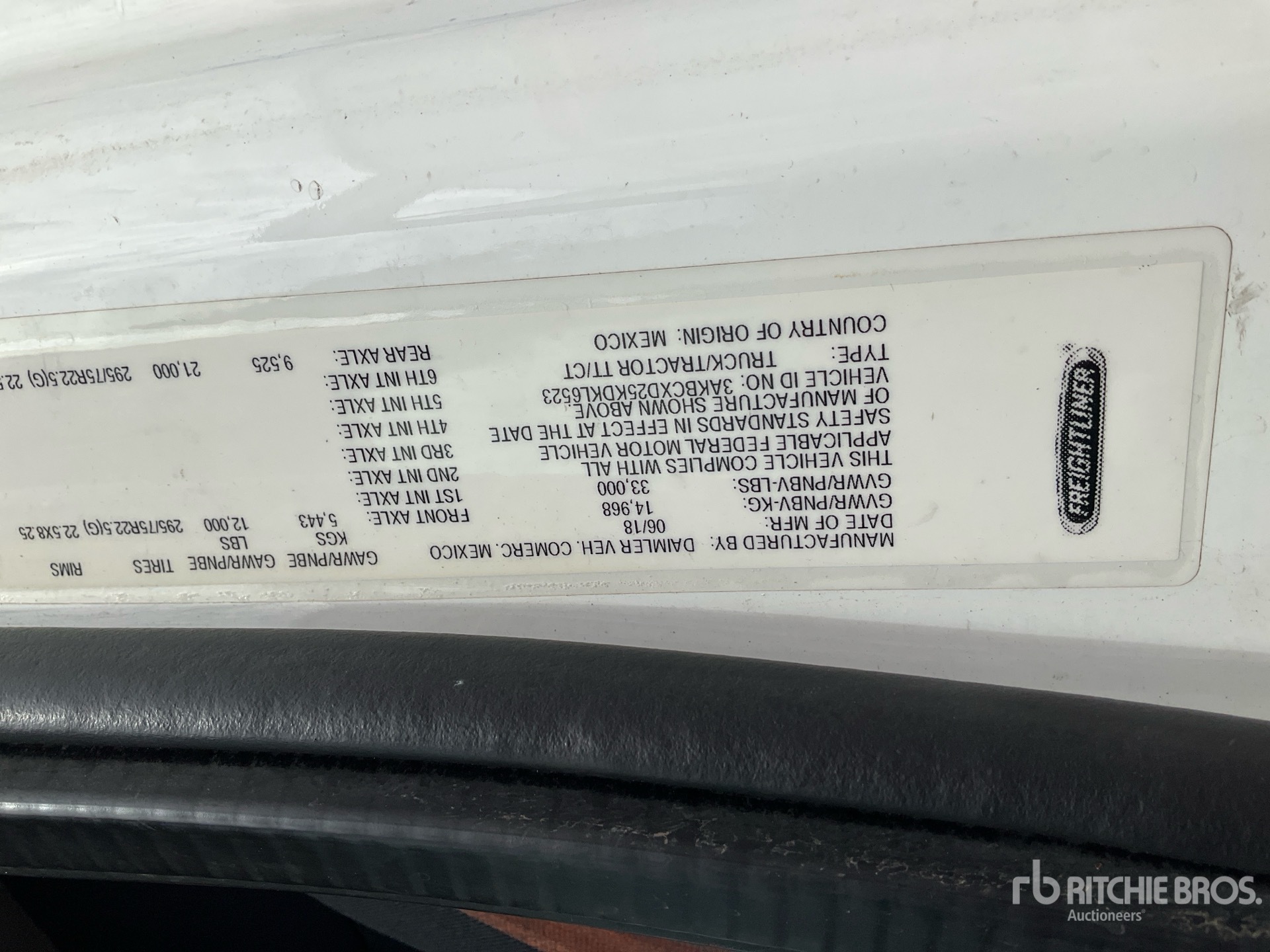 2019 Freightliner M2 106