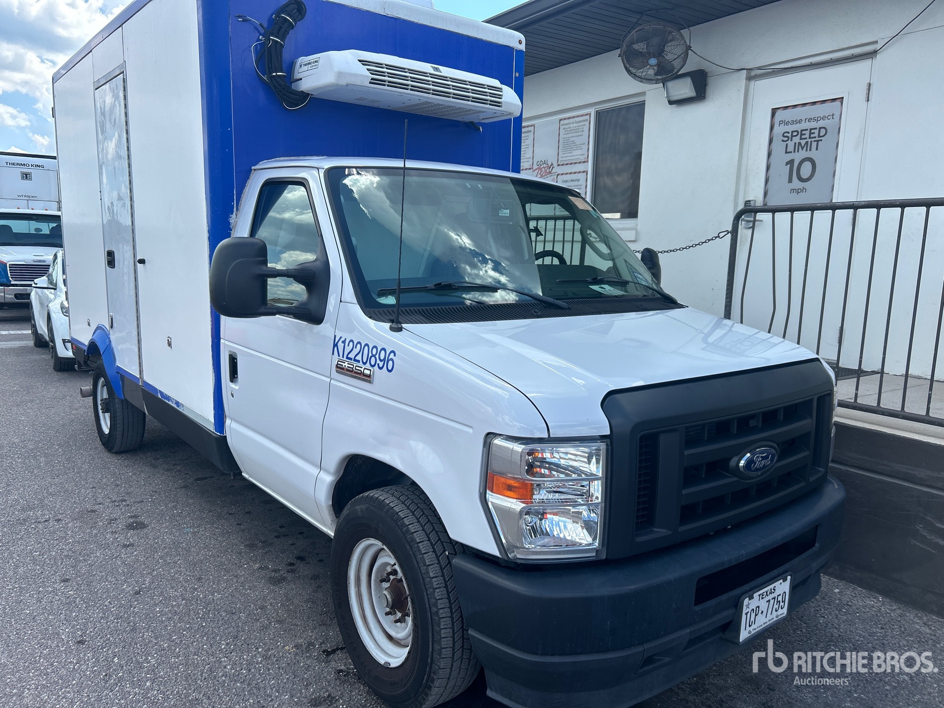 2023 Ford E-350
