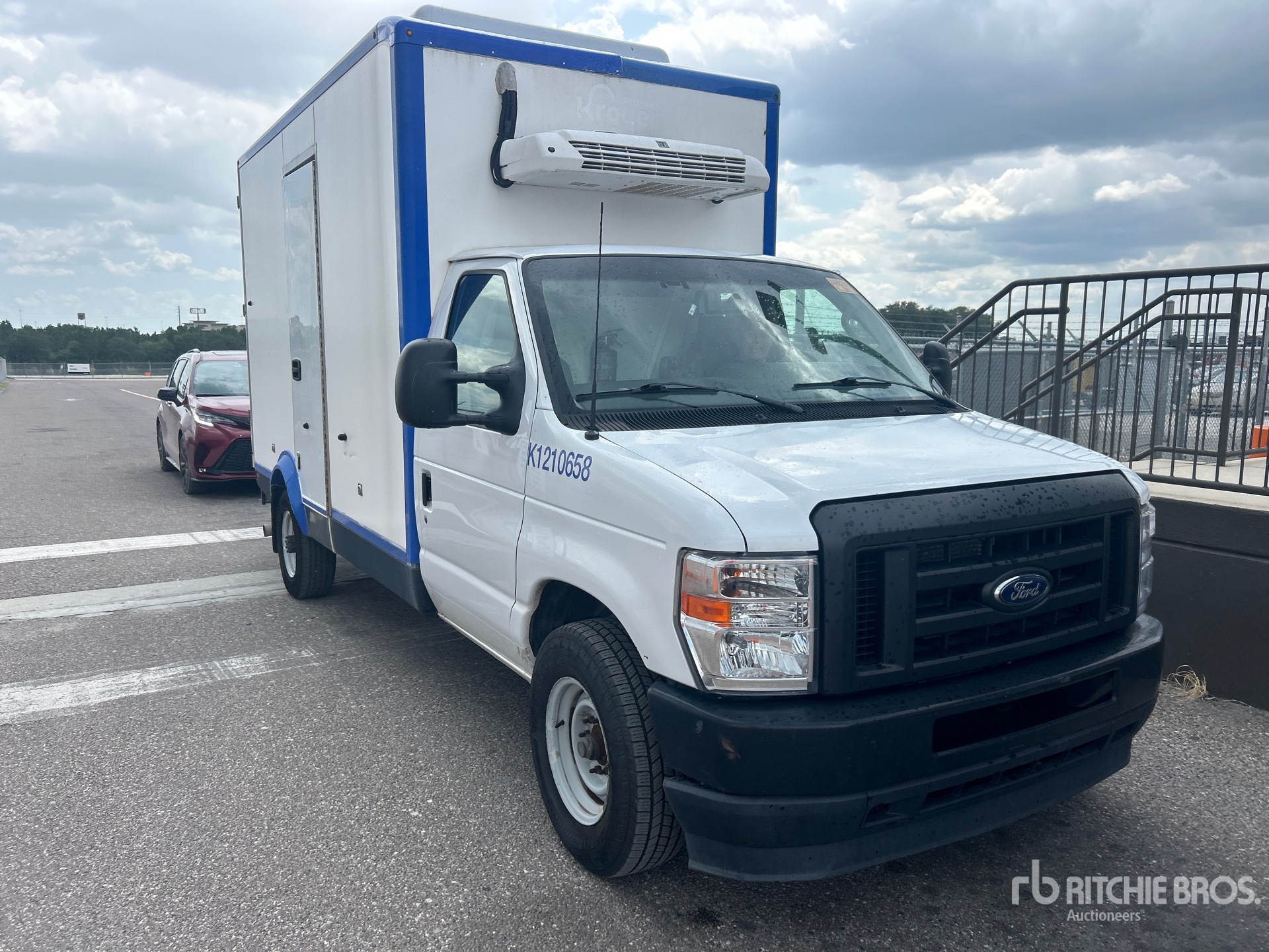 2024 Ford E-350
