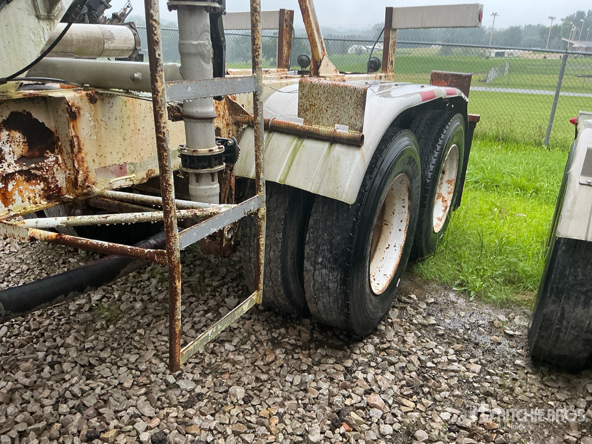 1979 Fruehauf 1000 CFT T/A (INOPERABLE)