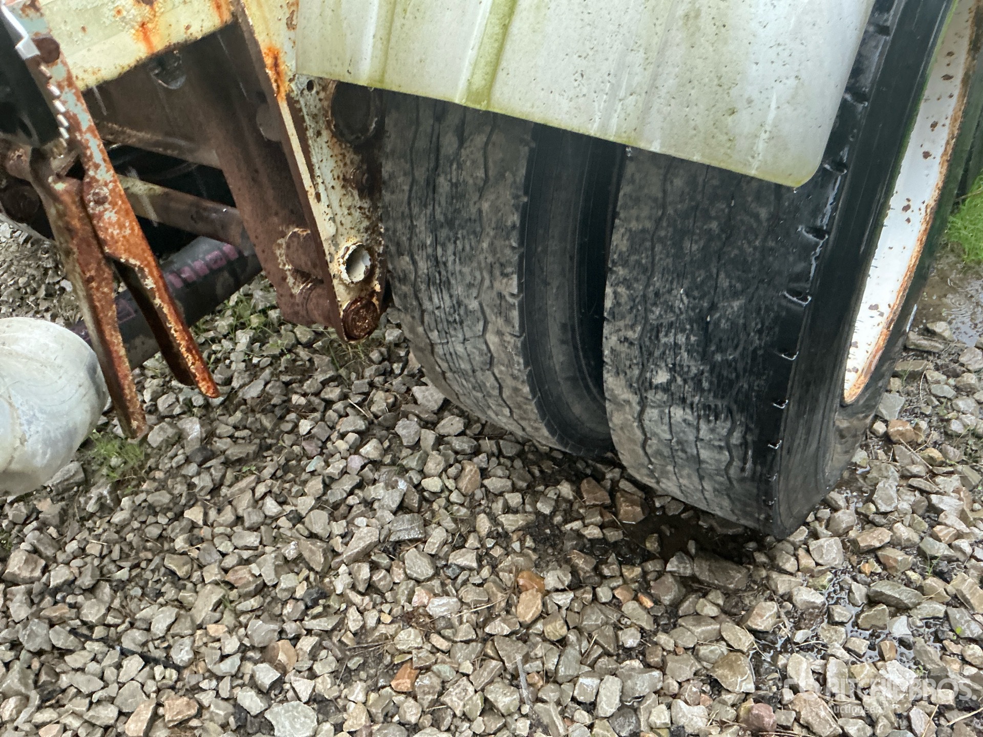 1979 Fruehauf 1000 CFT T/A (INOPERABLE)
