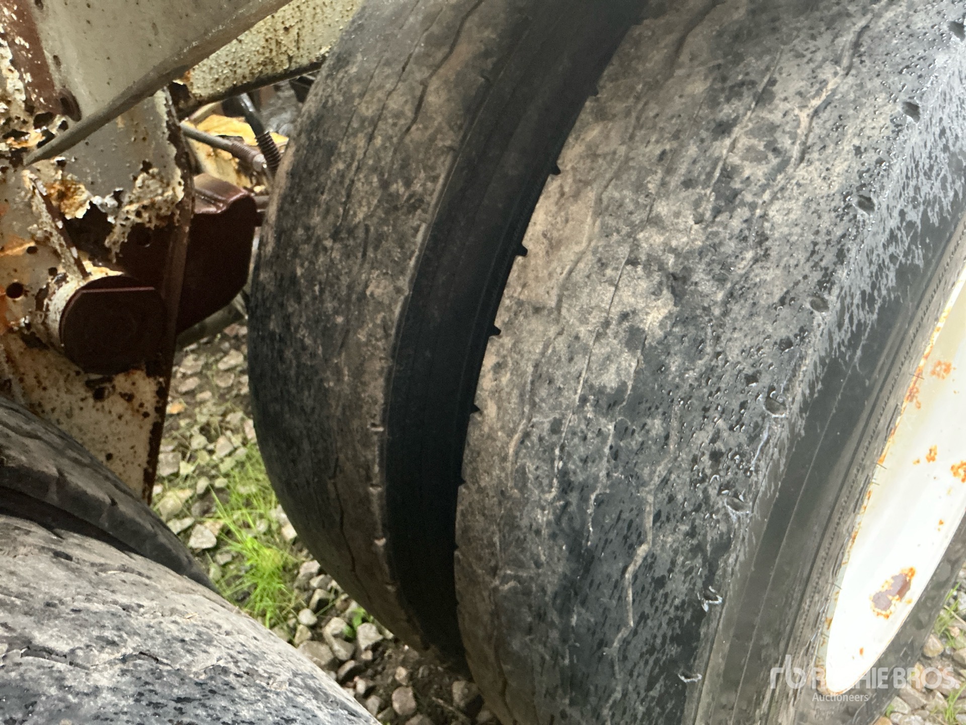 1979 Fruehauf 1000 CFT T/A (INOPERABLE)