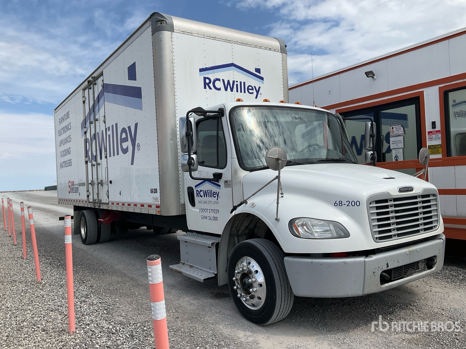 2020 Freightliner M2 106