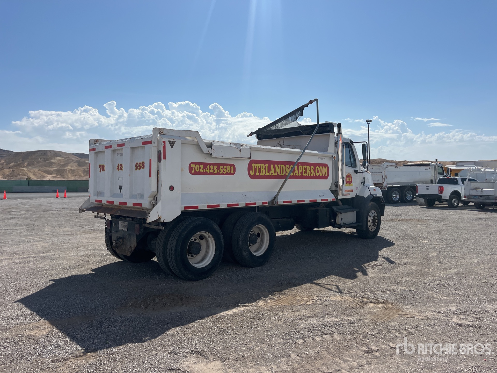 2017 Freightliner 108SD