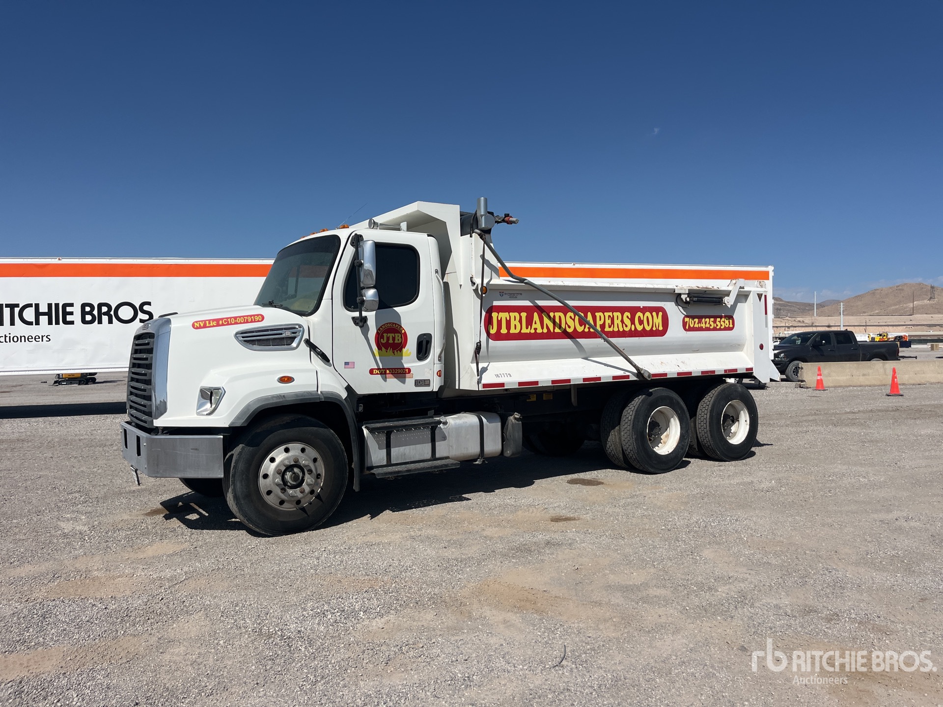 2017 Freightliner 108SD