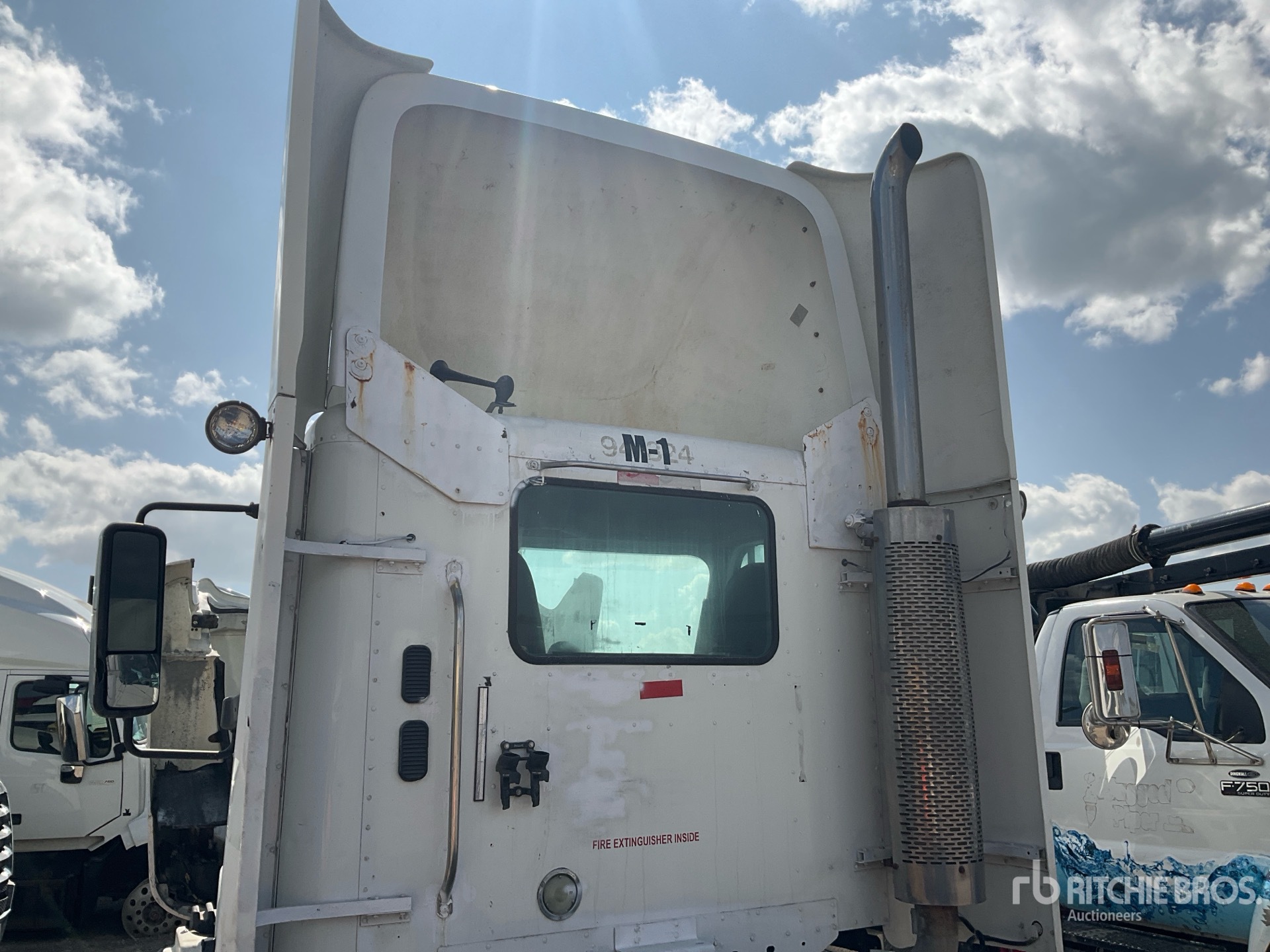 2004 Freightliner COLUMBIA 120