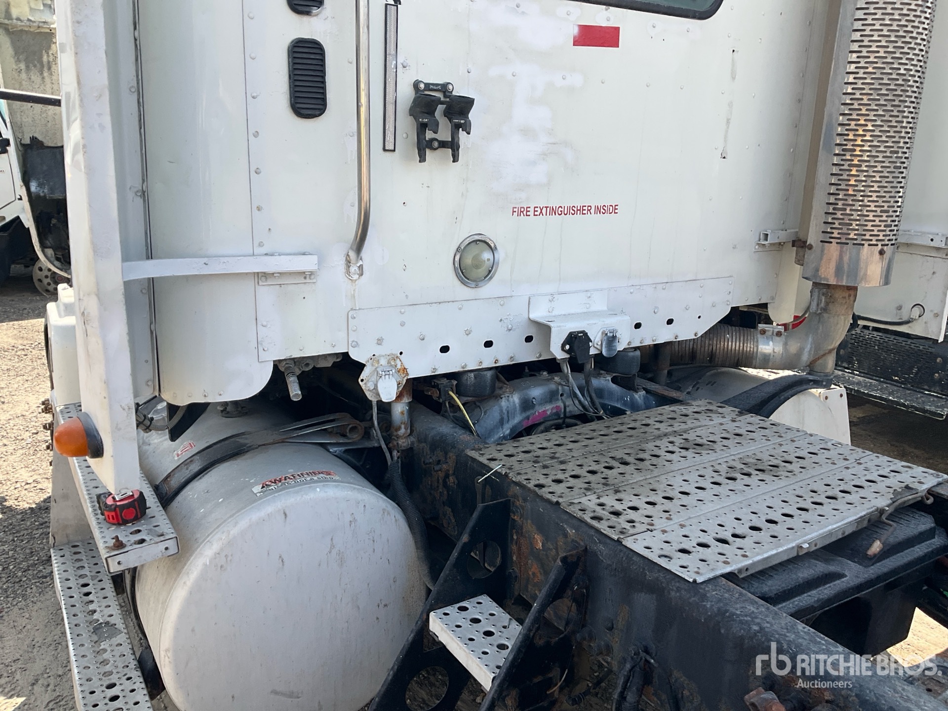 2004 Freightliner COLUMBIA 120