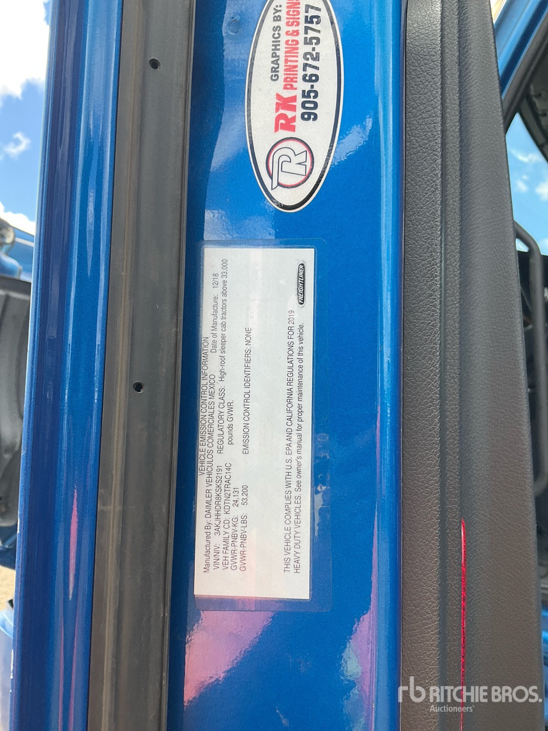 2019 Freightliner CASCADIA 126