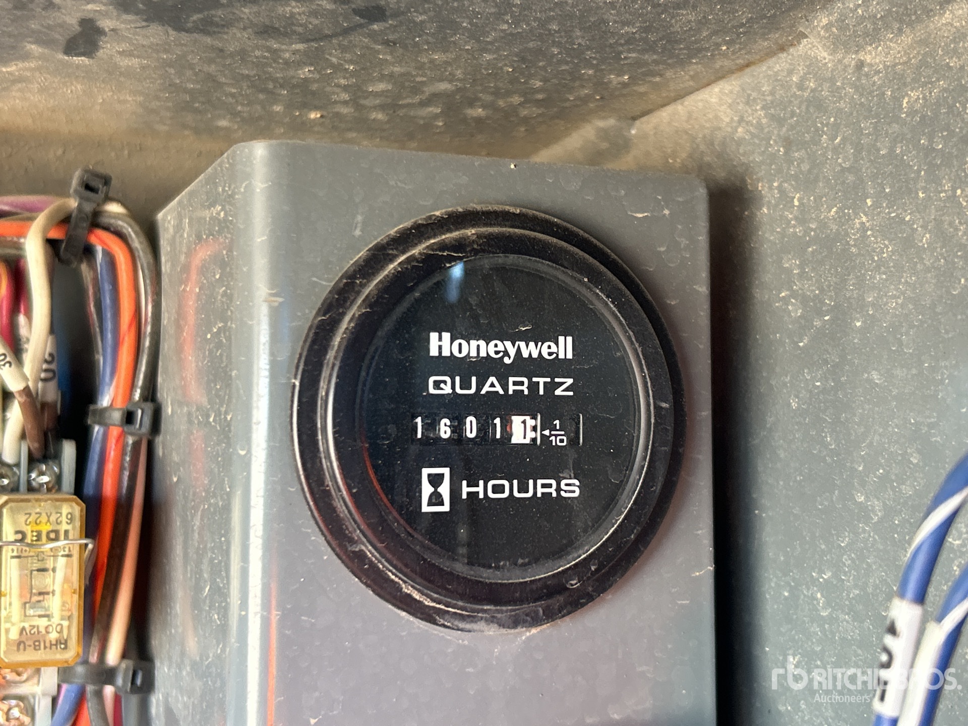 General Appearance with Hour Meter / Odometer