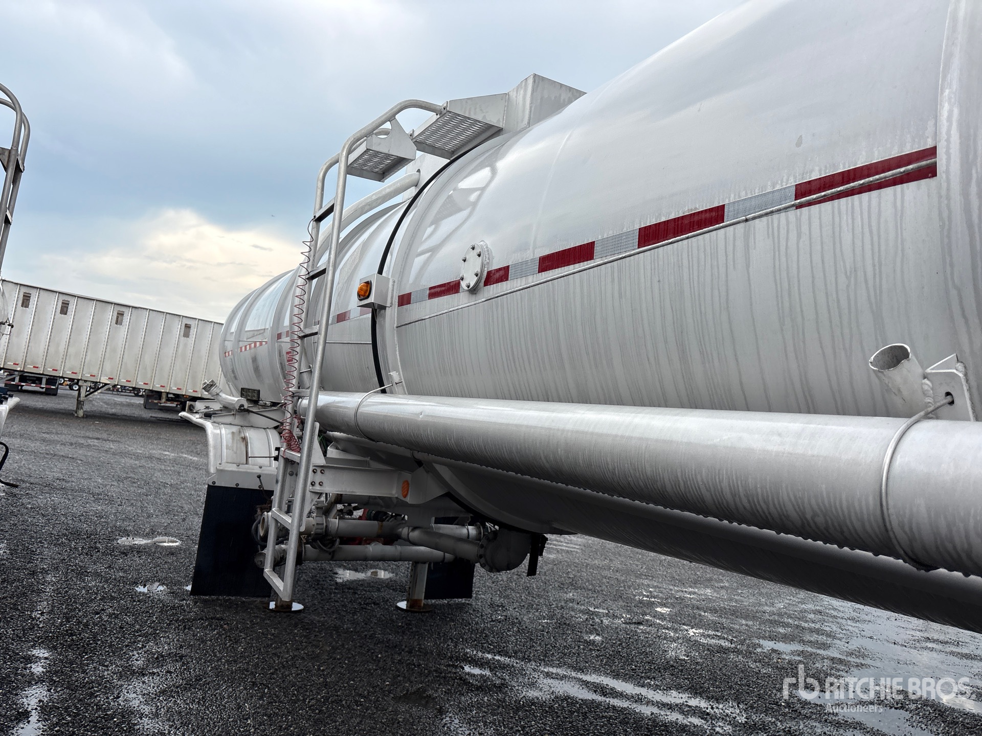 2008 Heil MC407