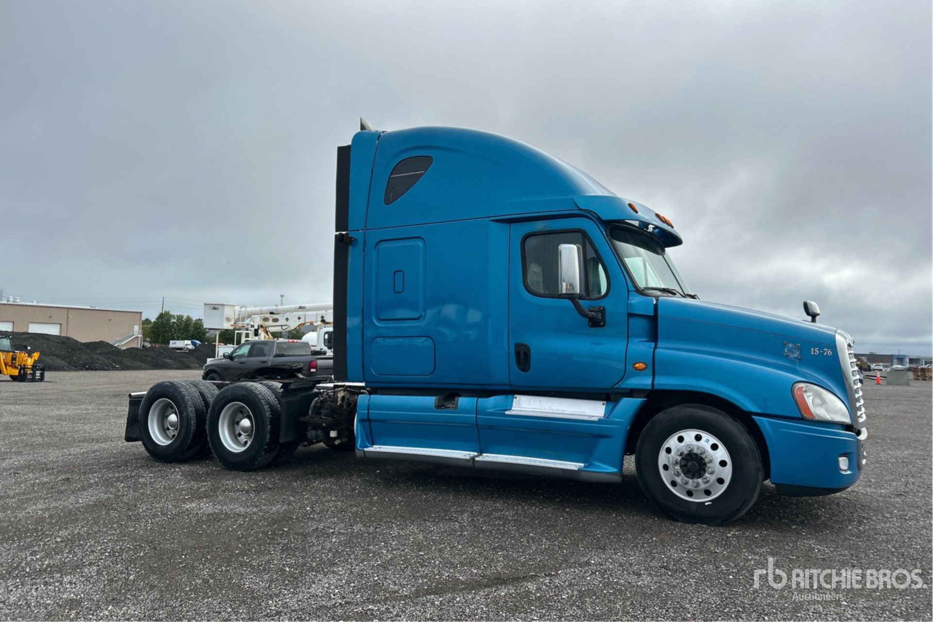 2015 Freightliner CASCADIA 125
