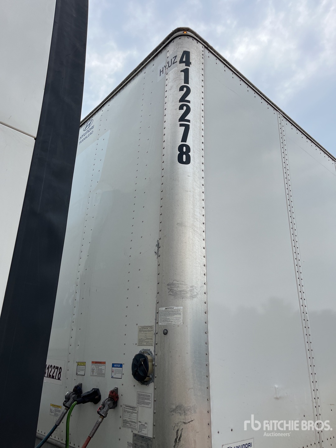 2023 Hyundai V12530152-AJS