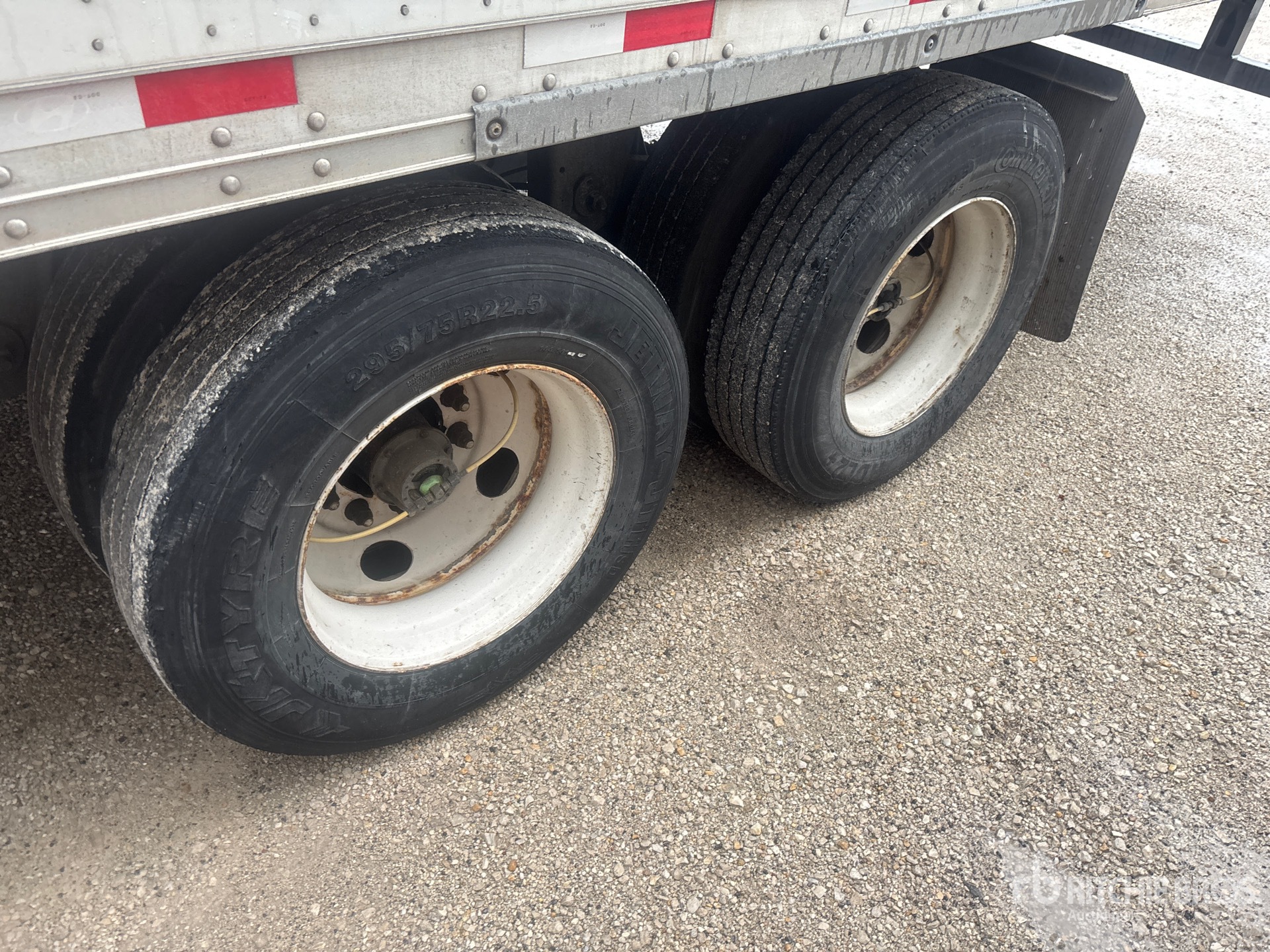 2023 Hyundai V12530152-AJS